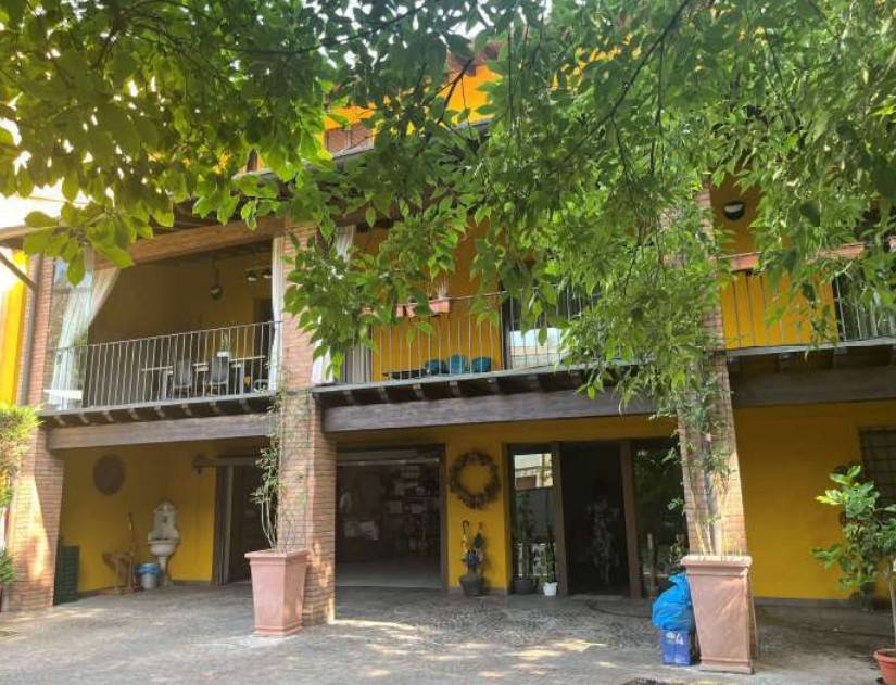 casa indipendente in vendita a Nave