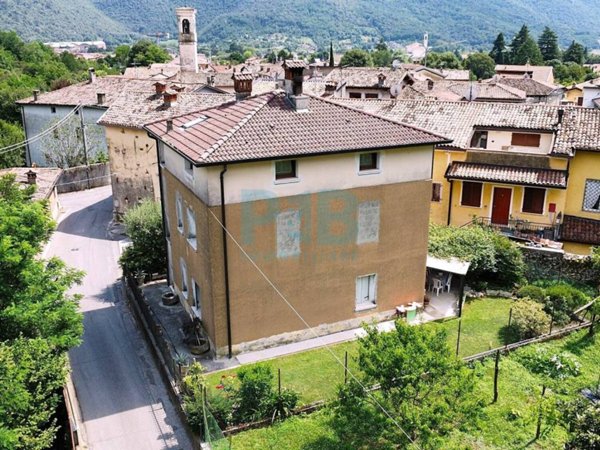 casa indipendente in vendita a Nave