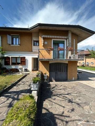 casa indipendente in vendita a Nave