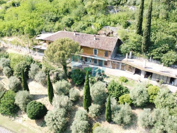 casa indipendente in vendita a Nave
