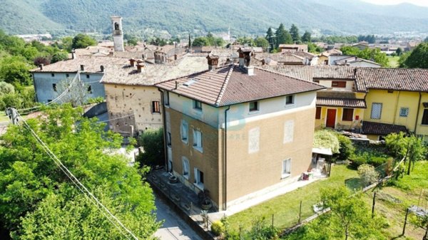 casa indipendente in vendita a Nave
