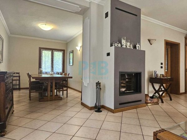 casa indipendente in vendita a Nave