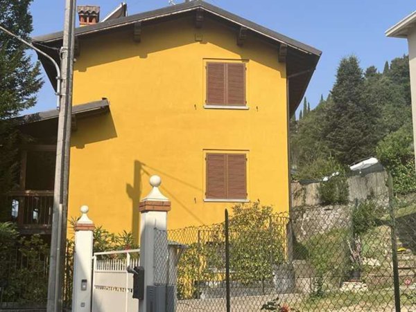 casa indipendente in vendita a Nave