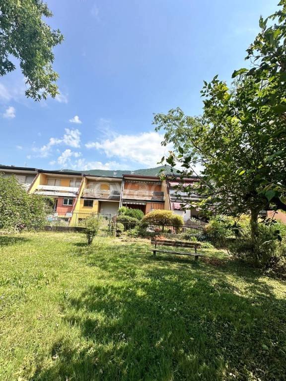 casa indipendente in vendita a Nave