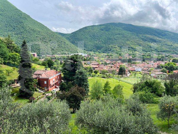 casa indipendente in vendita a Nave