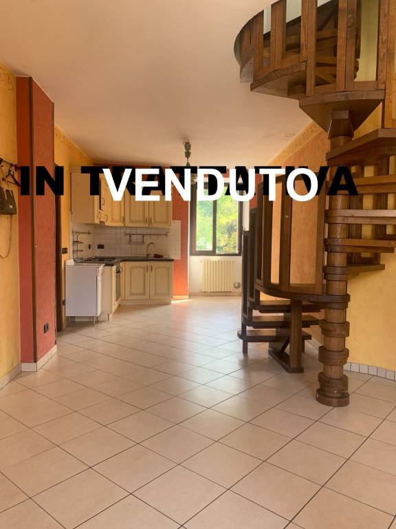 casa indipendente in vendita a Nave