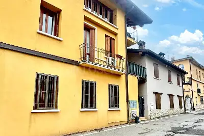 casa indipendente in vendita a Nave
