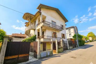 casa indipendente in vendita a Nave