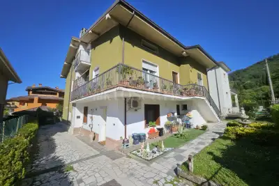 casa indipendente in vendita a Nave