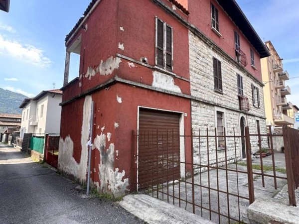 casa indipendente in vendita a Nave
