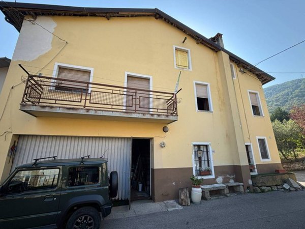 casa indipendente in vendita a Nave