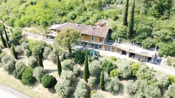 casa indipendente in vendita a Nave