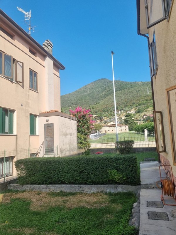 casa indipendente in vendita a Nave