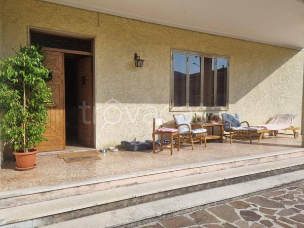casa indipendente in vendita a Nave