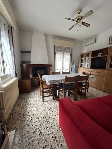 casa indipendente in vendita a Nave