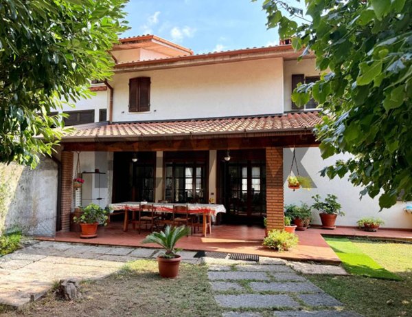 casa indipendente in vendita a Nave