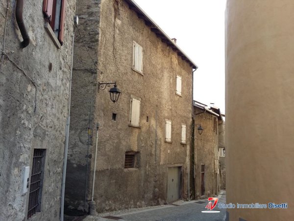 casa semindipendente in vendita a Niardo