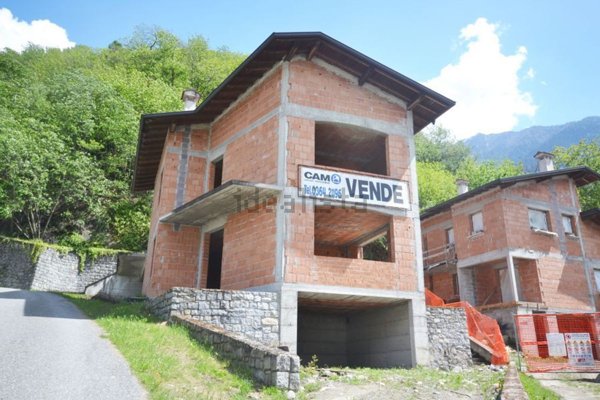 casa indipendente in vendita a Niardo