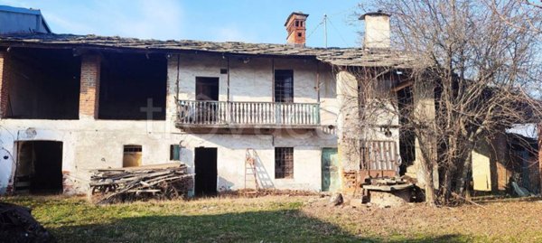 casa indipendente in vendita a Cavour