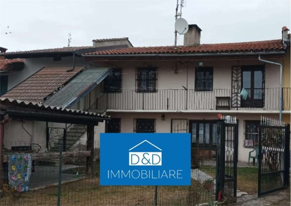 casa indipendente in vendita a Cavour