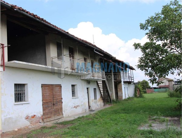 casale in vendita a Cavour