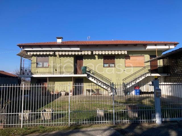 casa indipendente in vendita a Cavour