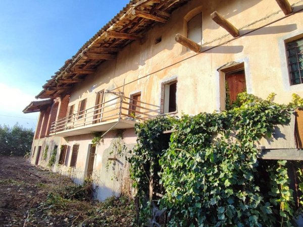 casa indipendente in vendita a Cavour