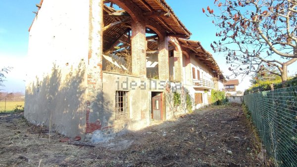 casa indipendente in vendita a Cavour
