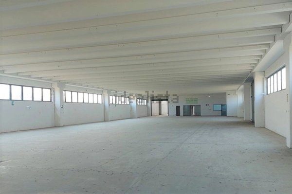 capannone in vendita a Cavour