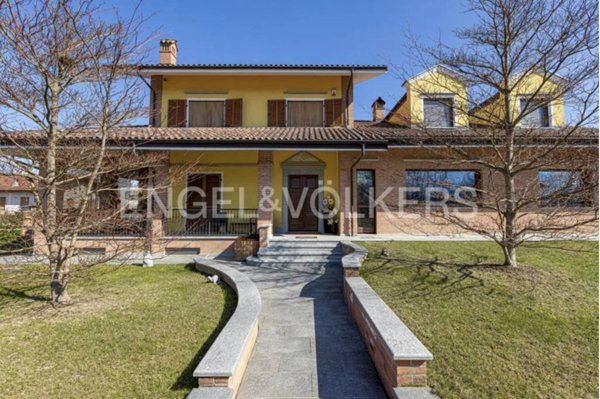 casa indipendente in vendita a Cavour
