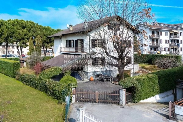 casa indipendente in vendita a Cavour