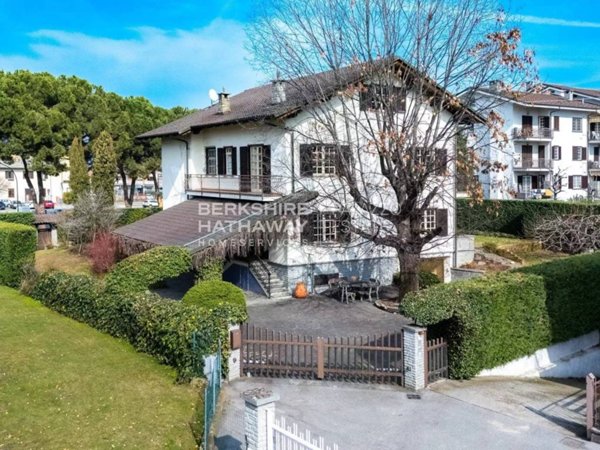 casa indipendente in vendita a Cavour