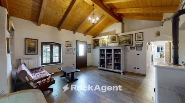 casa indipendente in vendita a Cavour