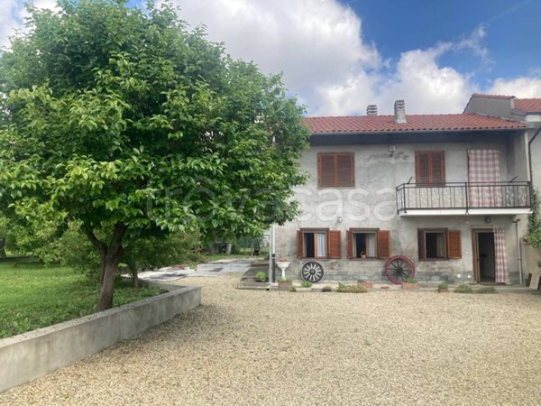 casa indipendente in vendita a Cavour