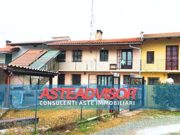 casa indipendente in vendita a Cavour