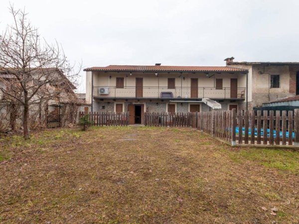 casa indipendente in vendita a Cavour