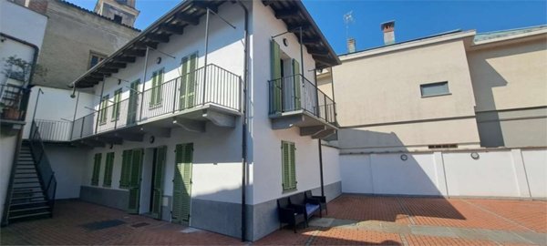 casa indipendente in vendita a Cavour