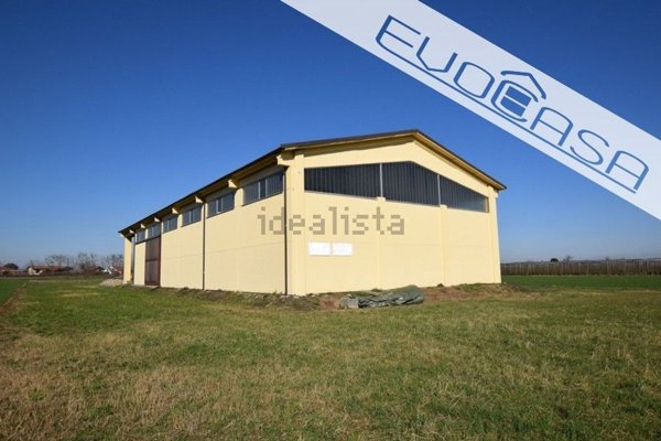 capannone in vendita a Cavour