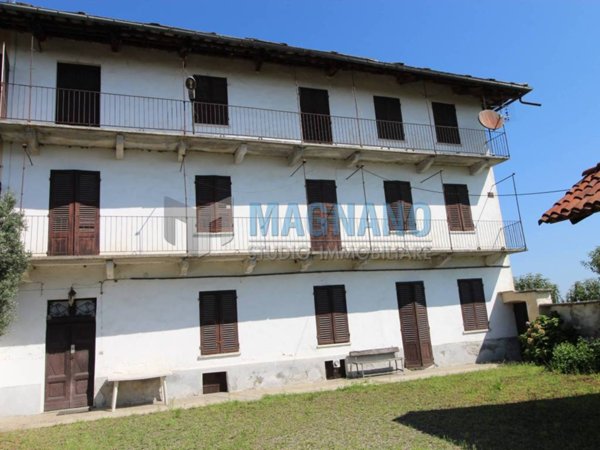casale in vendita a Cavour