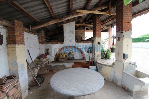 casale in vendita a Cavour