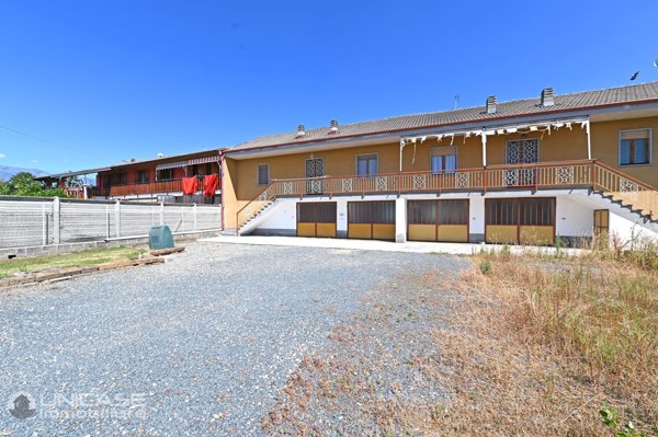 casa indipendente in vendita a Cavour