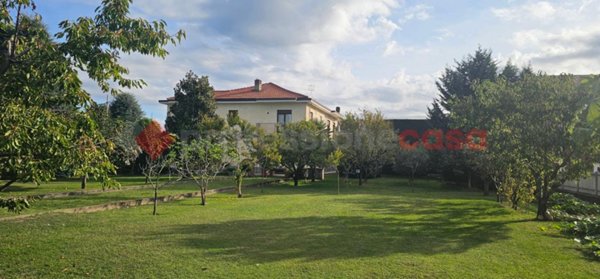 casa indipendente in vendita a Cavour