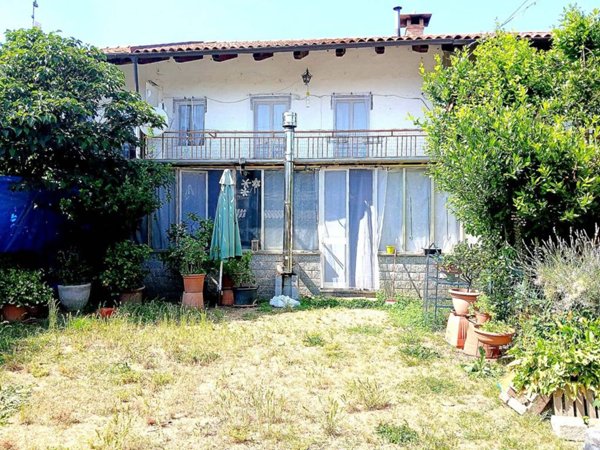 casa indipendente in vendita a Cavour