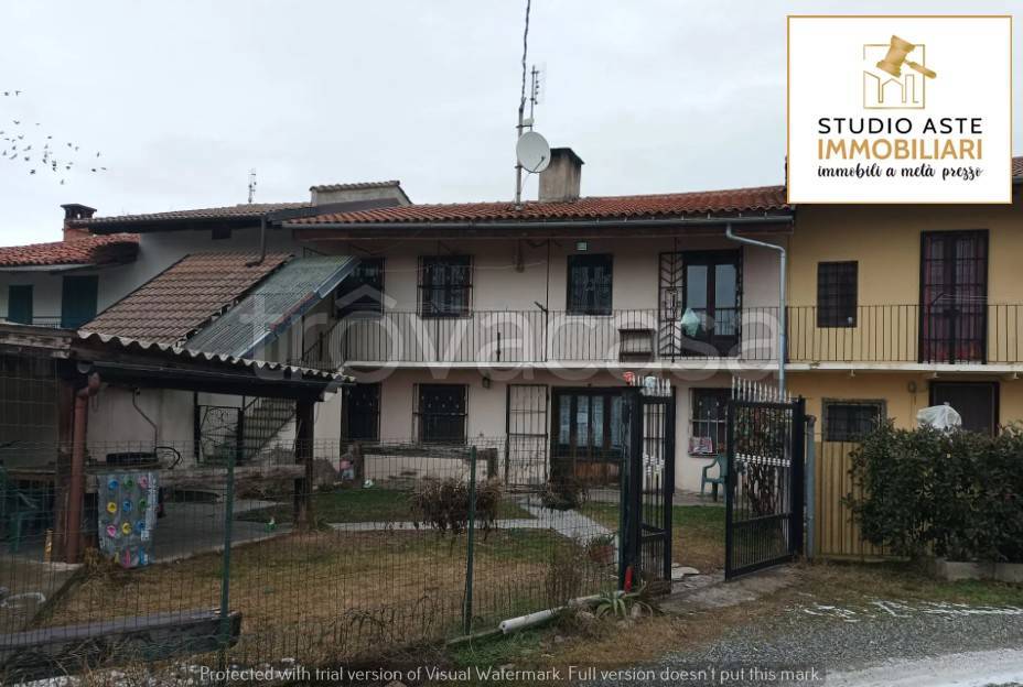 casa indipendente in vendita a Cavour