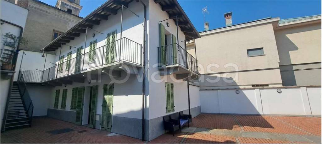 casa indipendente in vendita a Cavour