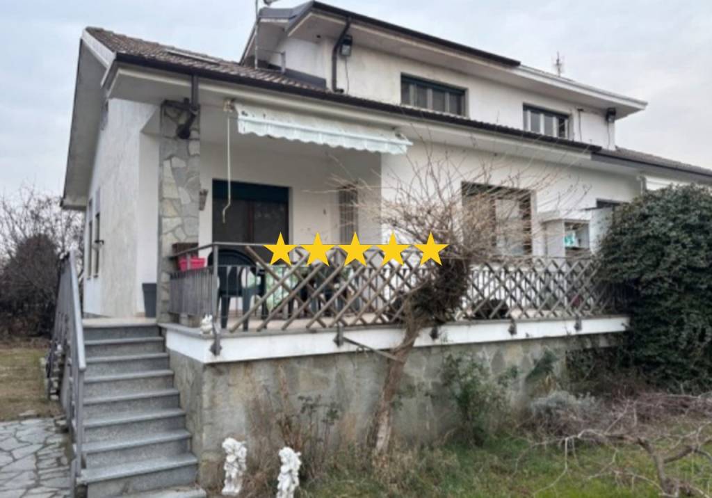 casa indipendente in vendita a Cavour