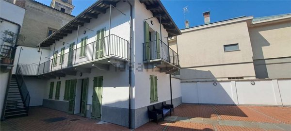 casa semindipendente in vendita a Cavour