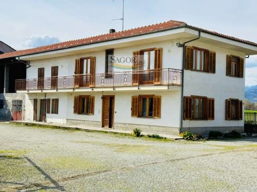casa indipendente in vendita a Cavour