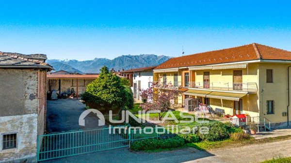 casa indipendente in vendita a Cavour