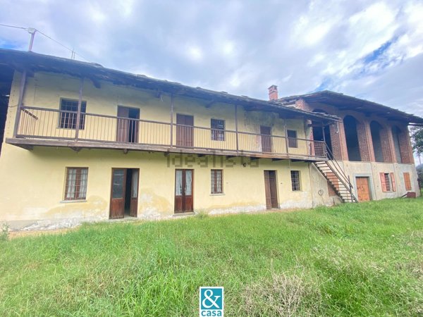 casale in vendita a Cavour